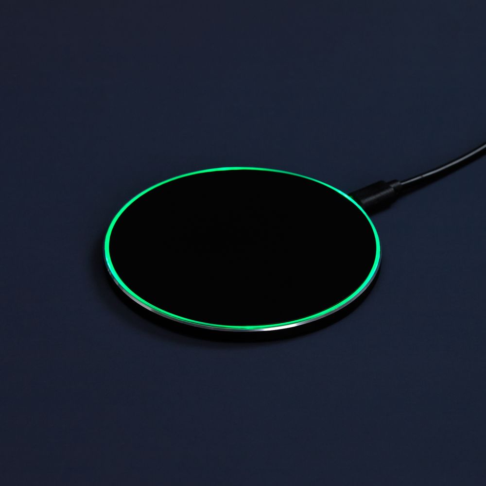 Беспроводное зарядное устройство с подсветкой Lightcore — пример нанесения логотипа (Molti) | Print Logo