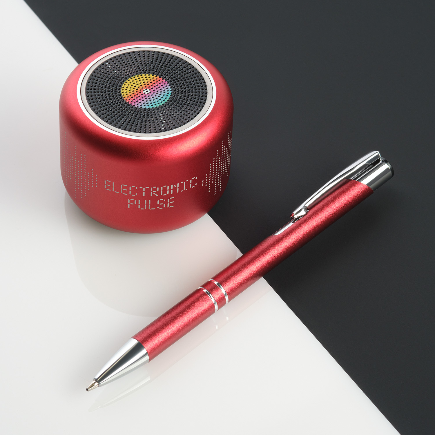 Беспроводная колонка Пассион (Passion) 80dB 600 mAh (Bluetooth 5.4), красная