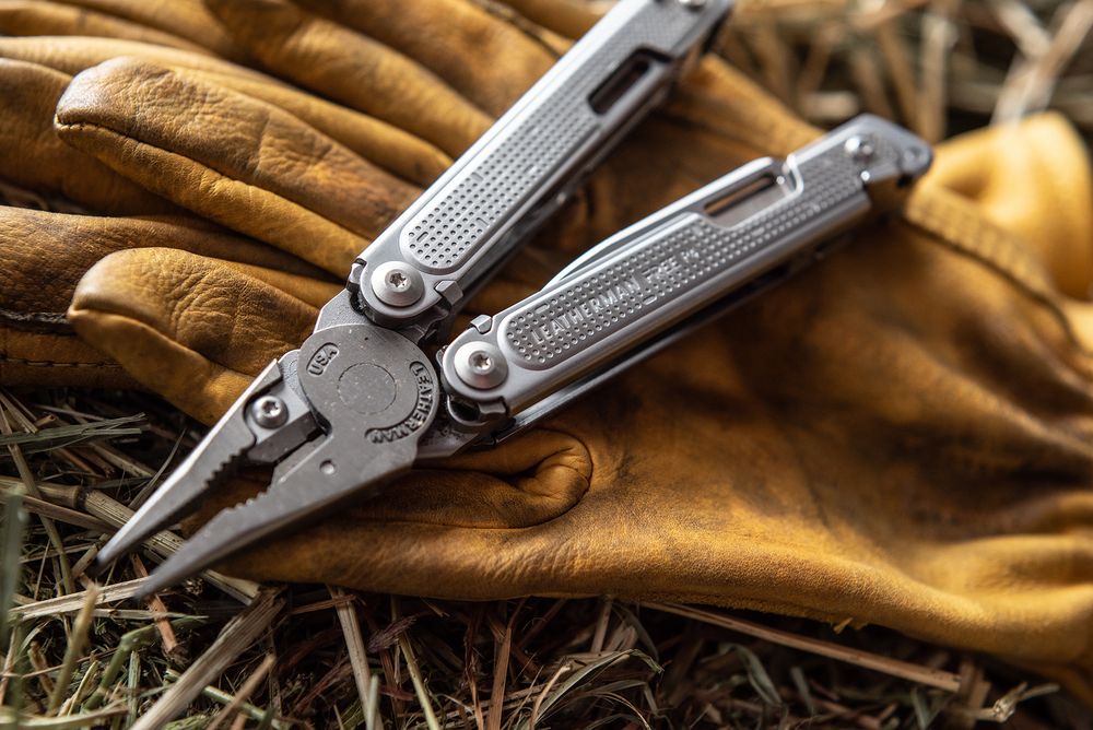 Мультитул Free P4 — пример нанесения логотипа (Leatherman) | Print Logo