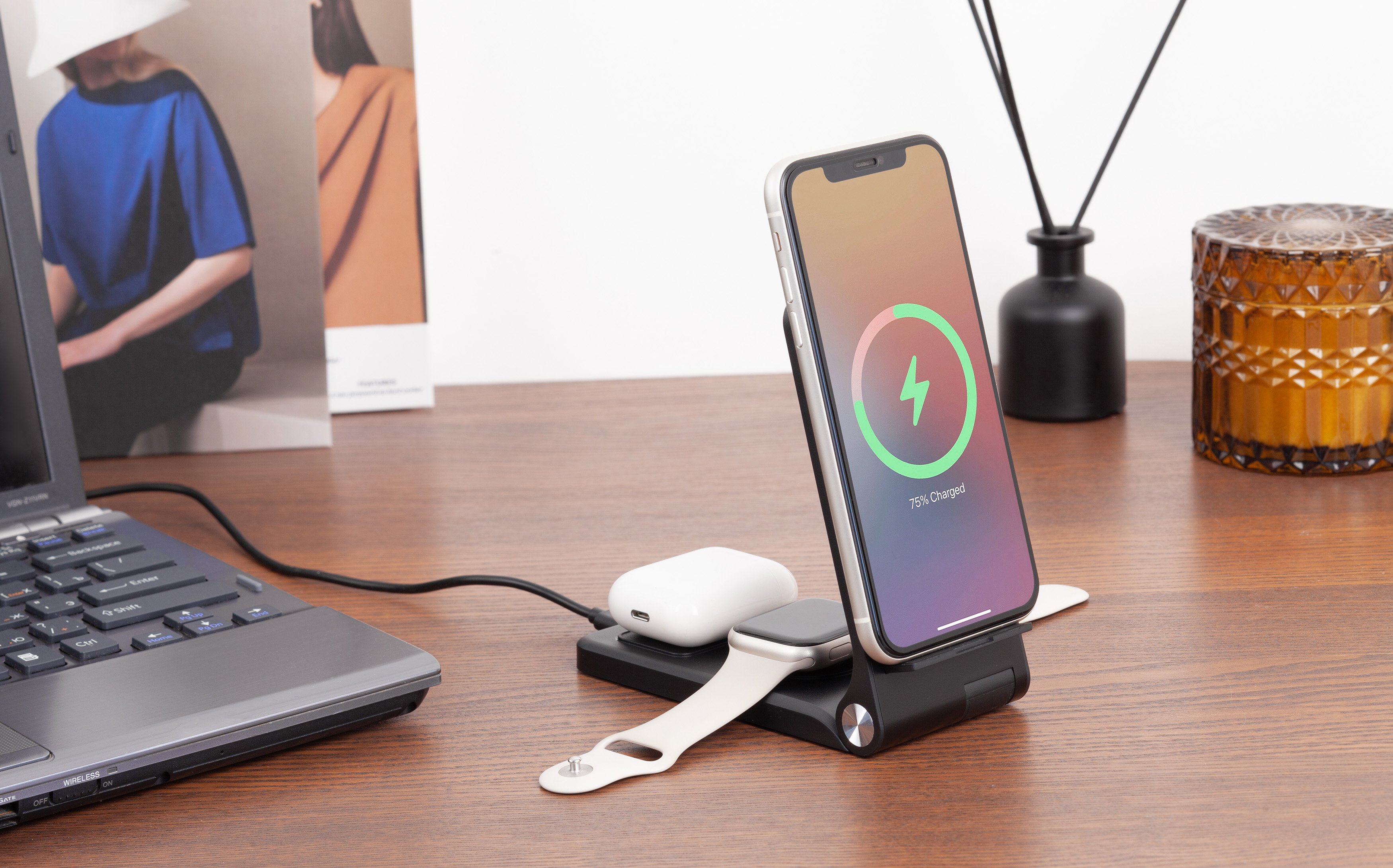 Складная беспроводная (15W) зарядная станция "Clap" с подсветкой логотипа и подставкой для смартфона, черный