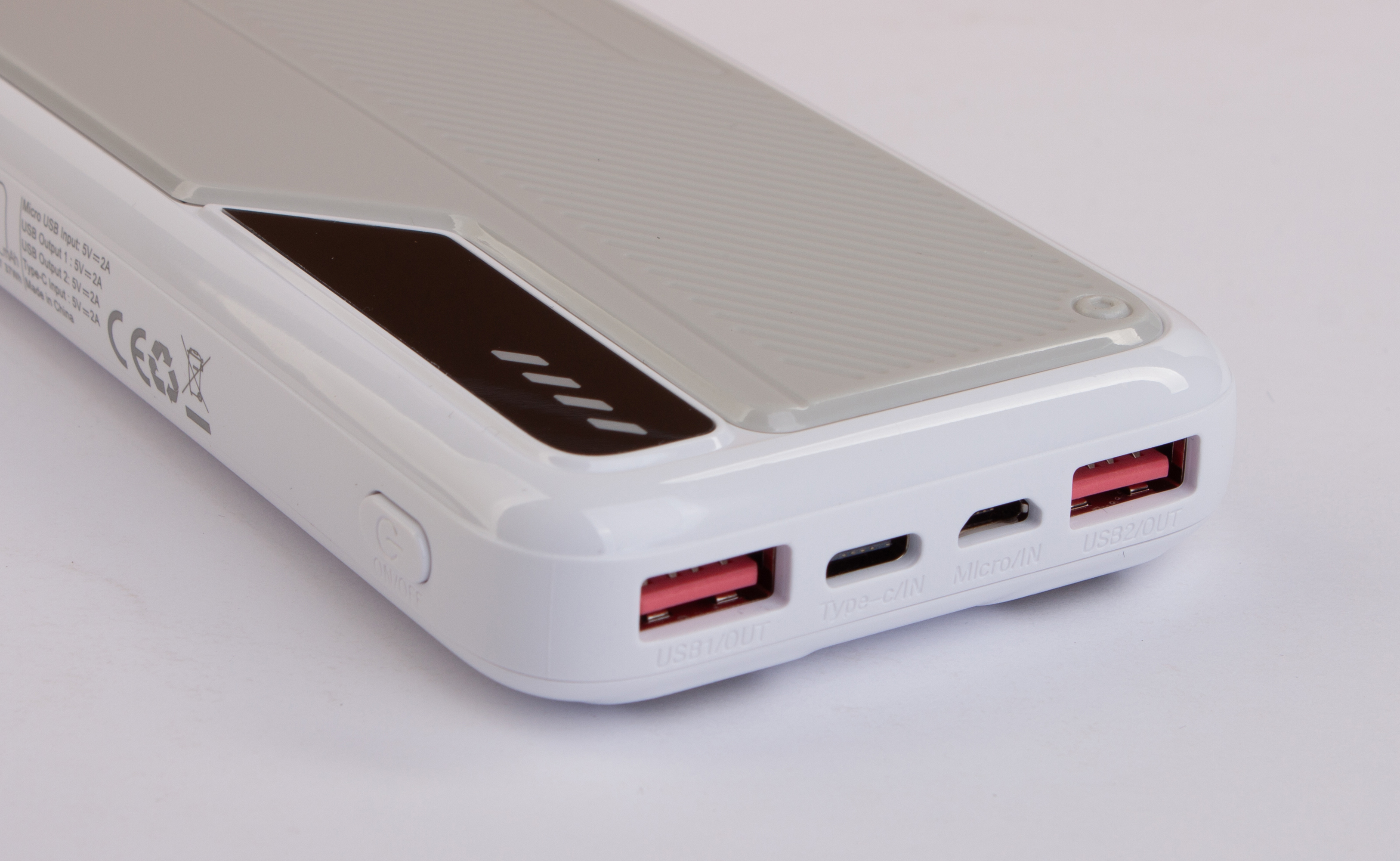Зарядное устройство "Connect" 10000 mAh со встроенными Type-C/Lightning кабелями, белый с серым