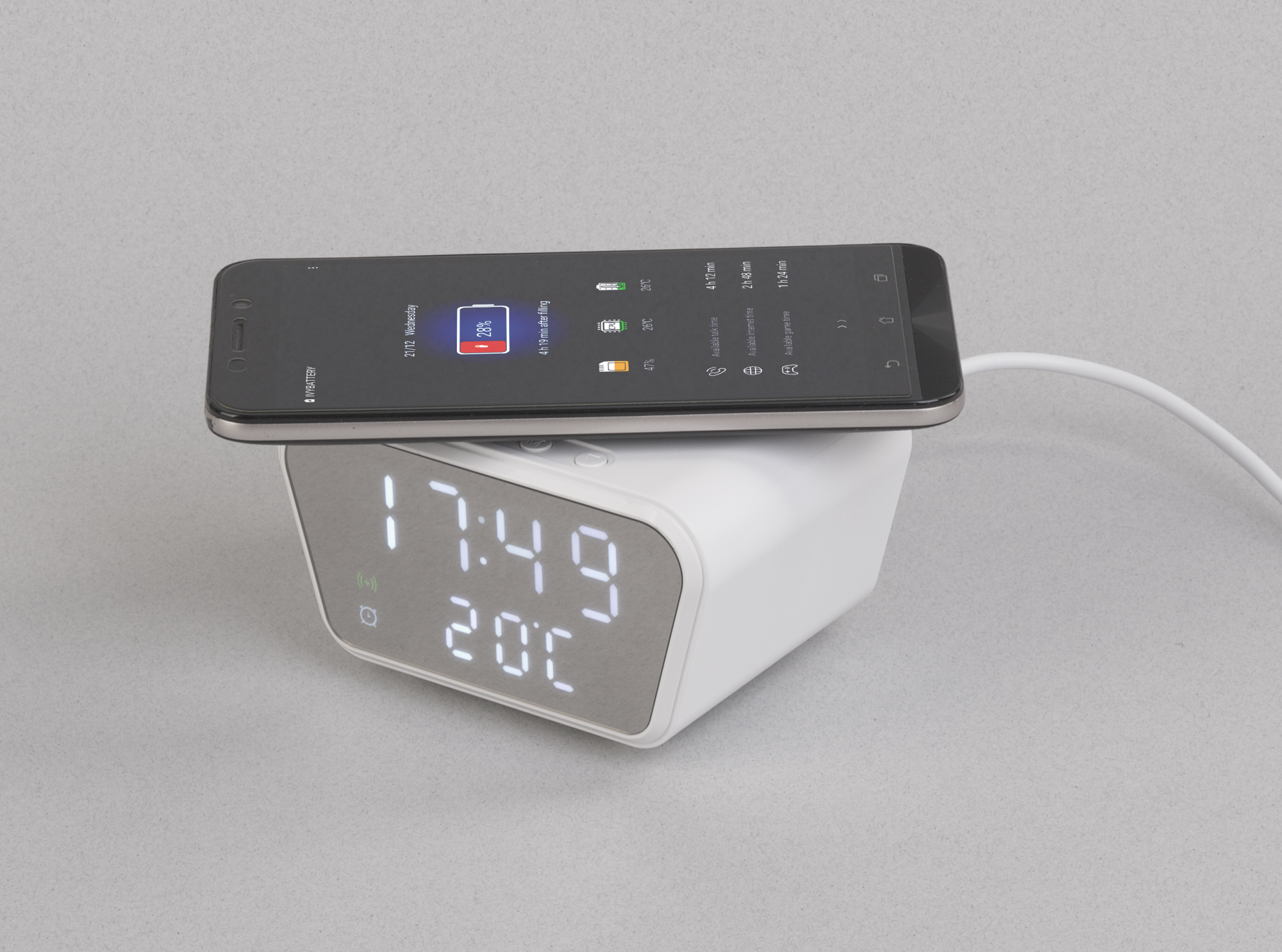 Настольные часы "Smart Clock" с беспроводным (15W) зарядным устройством, будильником и термометром фото на сайте Print Logo.