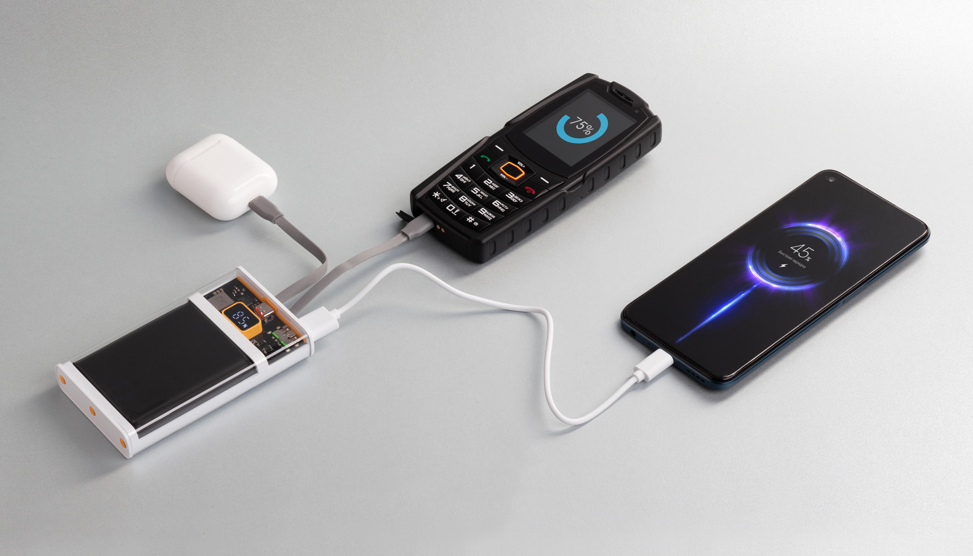 Зарядное (22.5W) устройство "Link" 10000 mAh с прозрачным корпусом, цифровым индикатором заряда и встроенными Type-C/Lightning кабелями фото на сайте Print Logo.